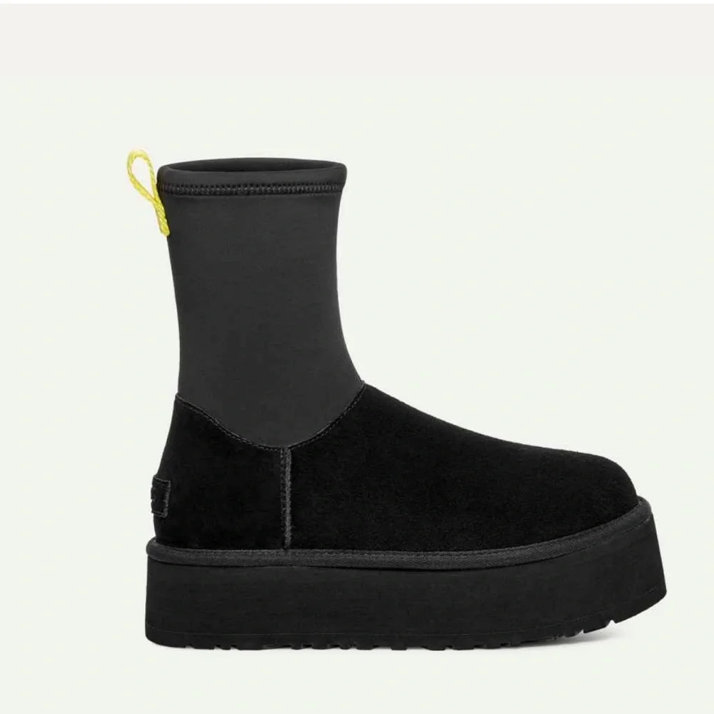 NEW.. UGG classic dipper Black Platform Ankle Boots size 10